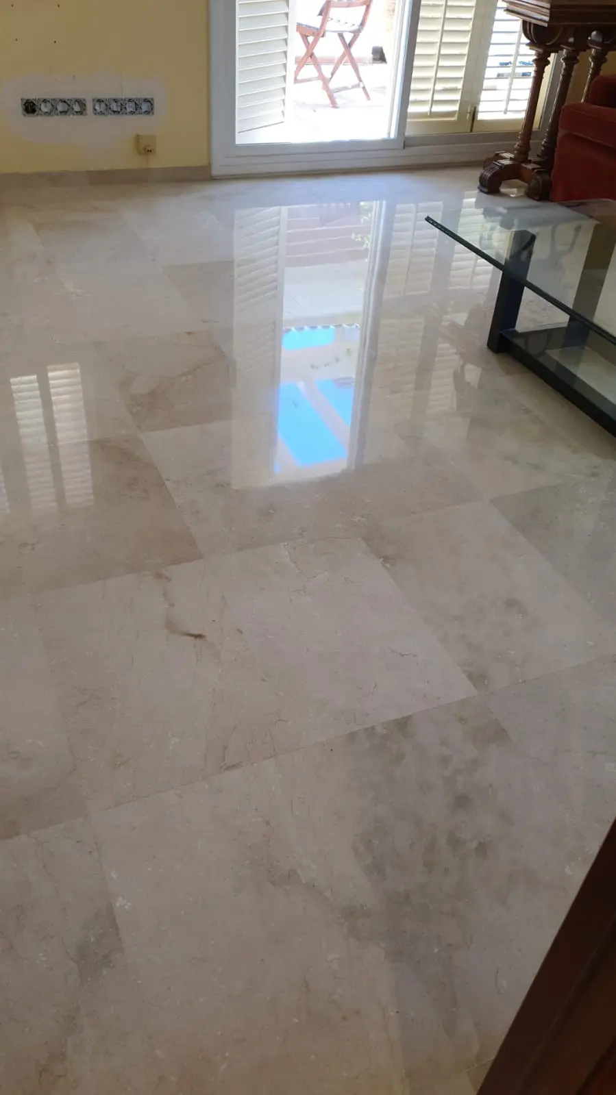 imagen de suelo de piedra pulido